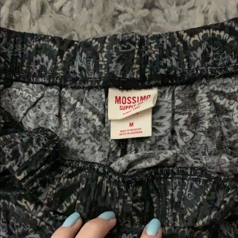 Patterned flowly shorts - Picture 3 of 4